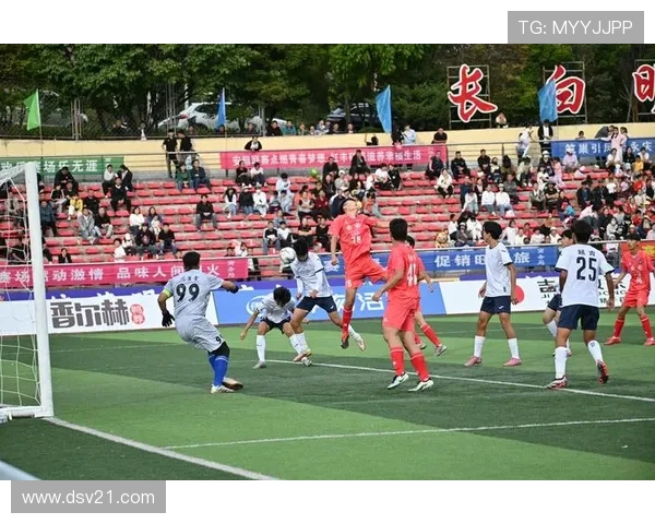 足球球星是否真的都在同一支球队效力解析与讨论